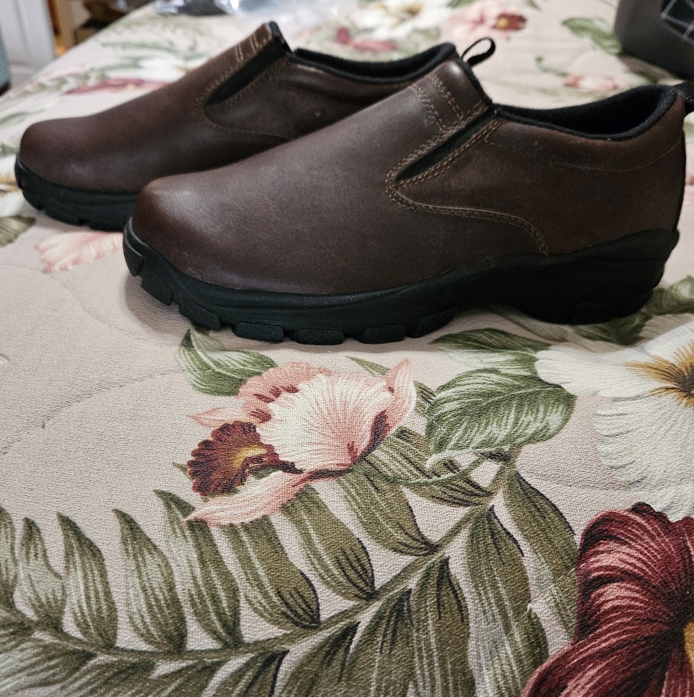 #550- Lands' End Women's Casual Leather Brown or Black Slip-On Shoes - Picture 3 of 11